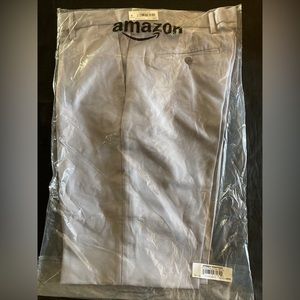 Amazon Essentials Men's Classic-Fit Expandable-Waist Flat-Front Dress Pant Grey